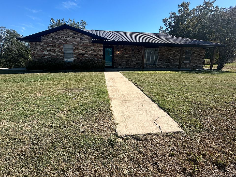 1st image of 102 Holly Ln