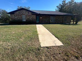 102 Holly Ln, Ovilla, TX 75154