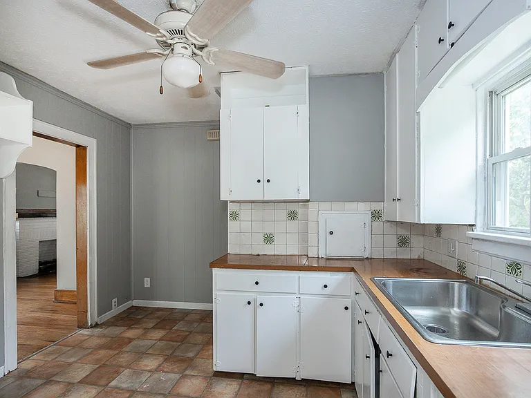 888 Harrison Ave — Photo 10