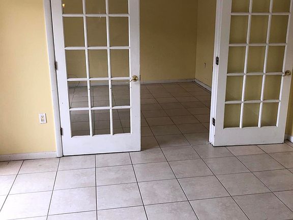 Home For Sale In Sherwood Lakes