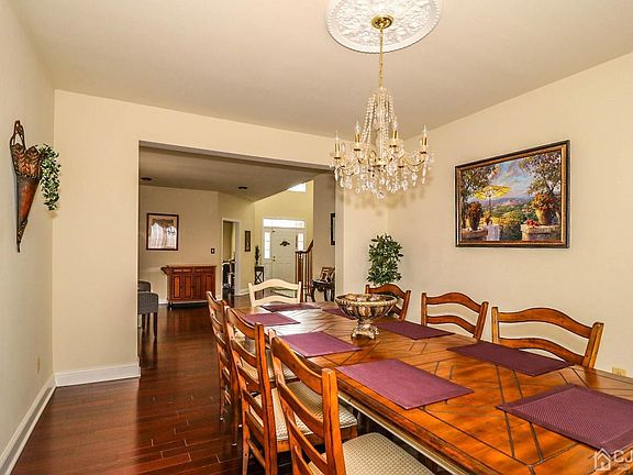 5th image of 30 Eldorado Way