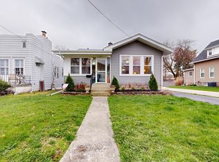 1621 E Oakland Ave, Bloomington, IL 61701