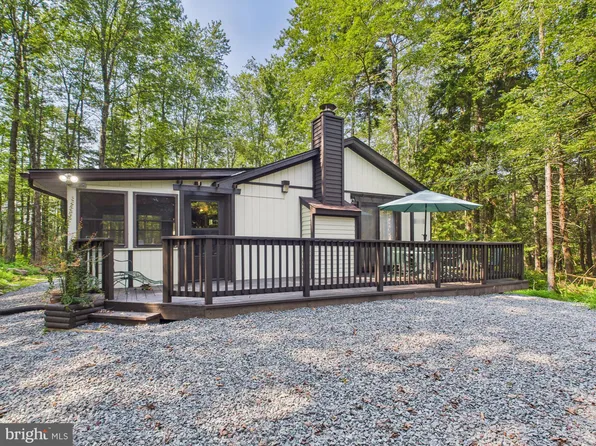 162 Safro Ct, Pocono Lake, PA 18347