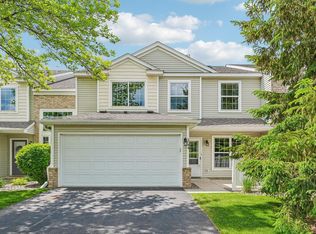 2744 Wagon Wheel Trl, Chaska, MN 55318