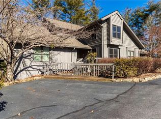 36 Racquet Club Villas Dr #1B, Sapphire, NC 28774