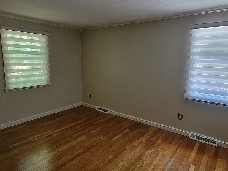 31 Barton Rd — Photo 8
