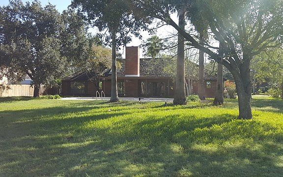 5th image of 2711 Lake Shore Dr