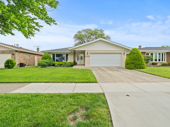 11054 Kingston St, Westchester, IL 60154