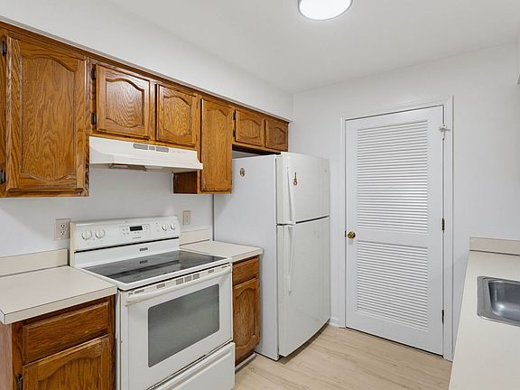 5th image of 18600 E Forteen Mile Rd #E1