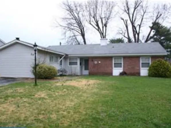 20 Sussex Dr, Willingboro, NJ 08046