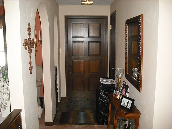 foyer 4'x13'