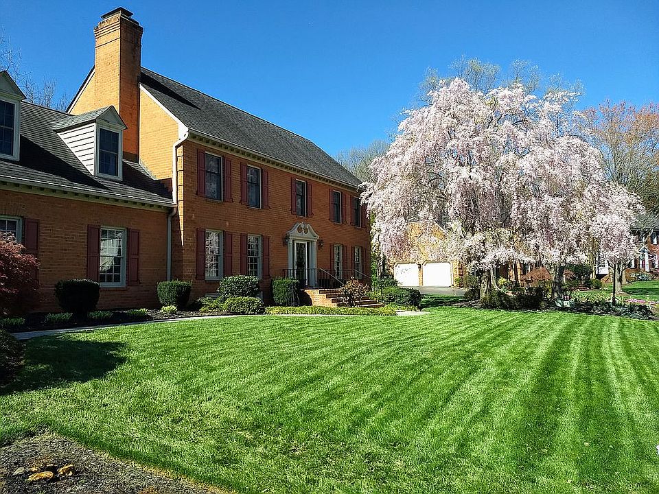 1st image of 7770 Hollins Court Dr