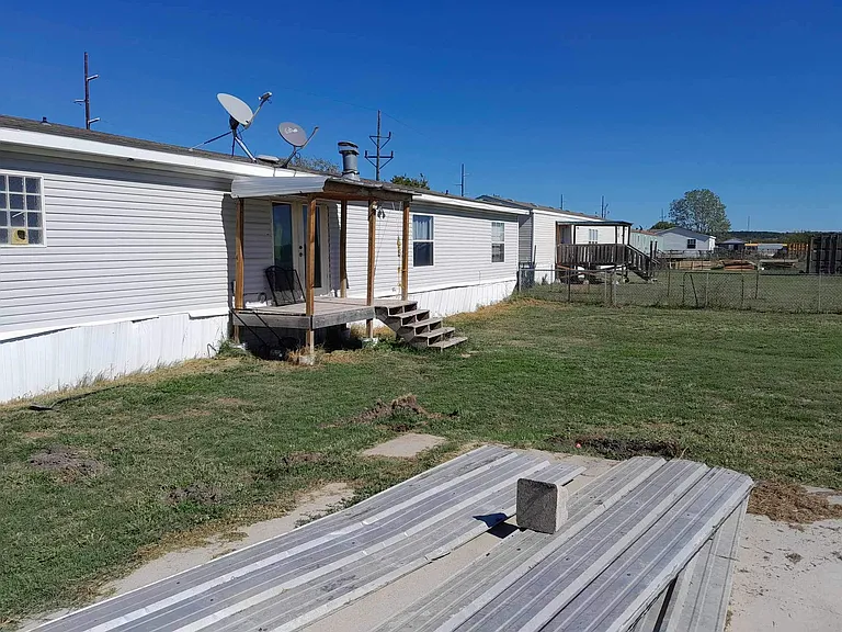 410 Coryell City Rd — Photo 8
