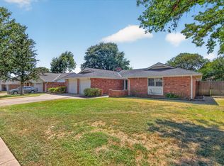 1913 Rolling Hills Dr, Bartlesville, OK 74006