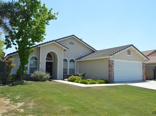 8421 Sun Harbor Dr, Bakersfield, CA 93312