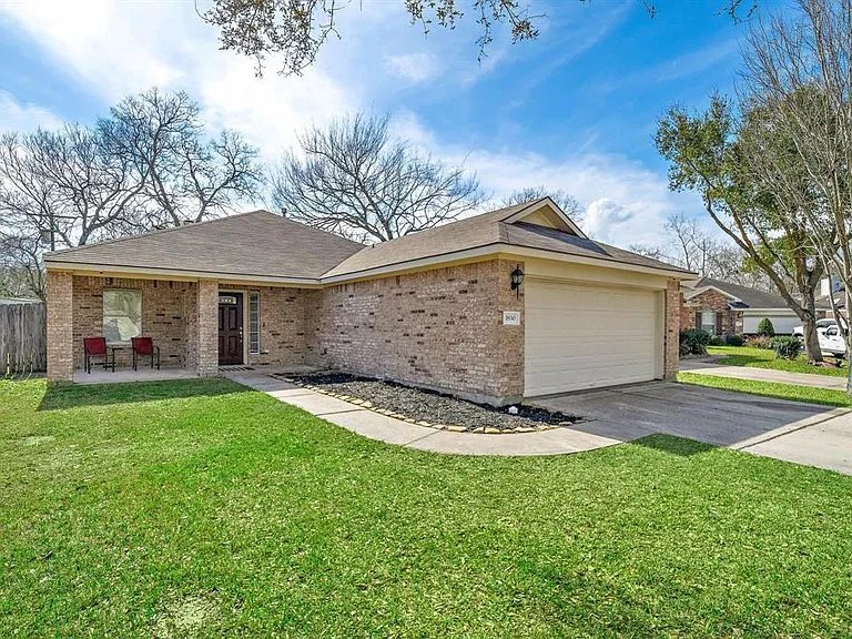 1830 Sherwood Forest Cir — Photo 4