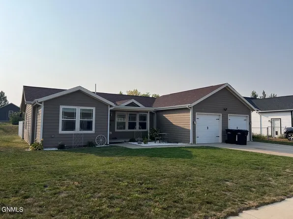 2609 2nd St NE, Watford City, ND 58854