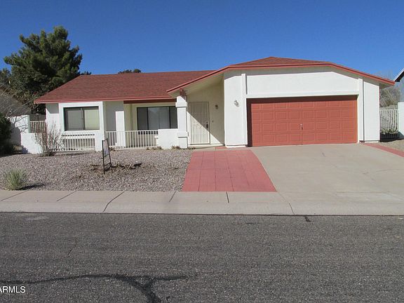 2nd image of 2579 Canyon Crest St
