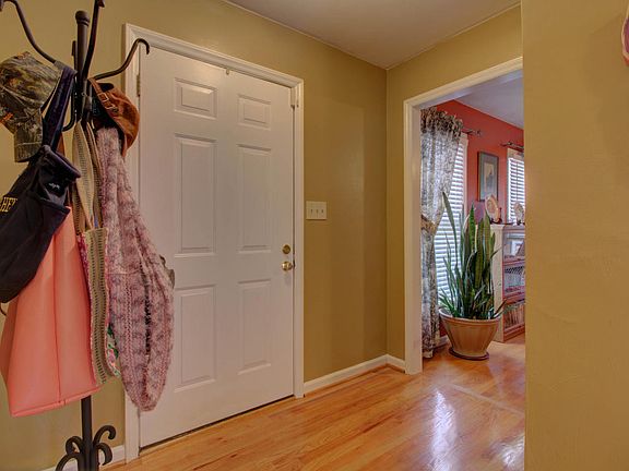 2nd image of 403 Willowood Dr