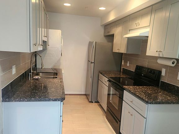2nd image of 2204 14th Ave S #2