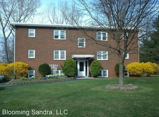 210 Bloomingrove Dr #2R, Troy, NY 12180