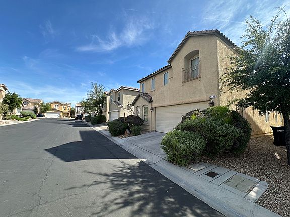 2nd image of 5640 Woods Crossing St