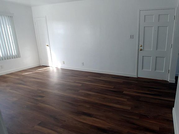 5th image of 4415 Linden Ave APT 4