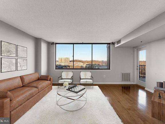 3rd image of 10101 Grosvenor Pl APT 913