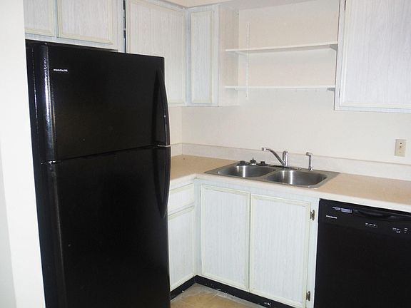 5th image of 107 Lake Villa Way