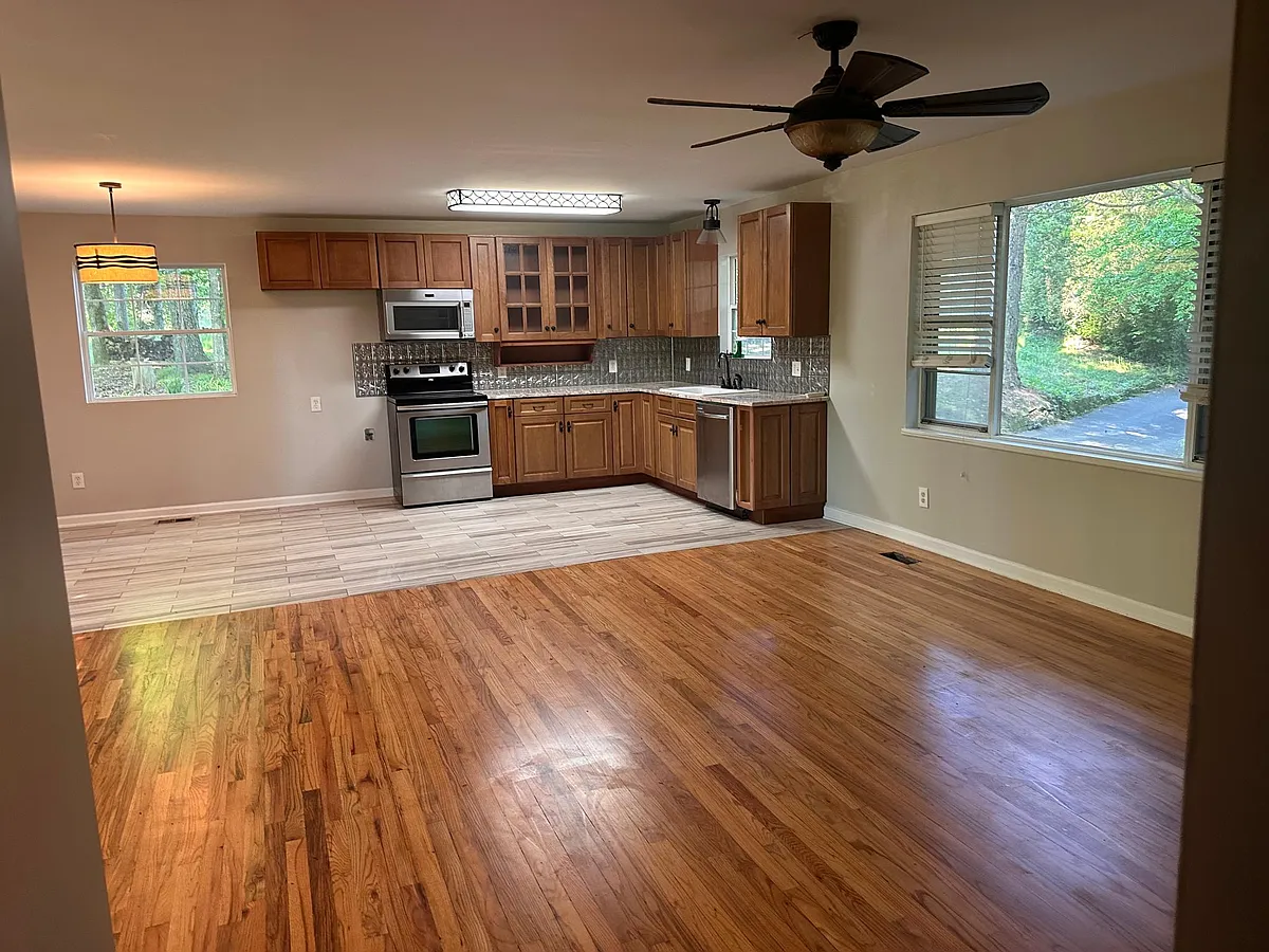 Building Photo - 4820 Windcliff Ln