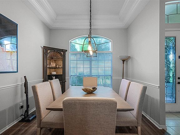 3rd image of 302 Avila Ct