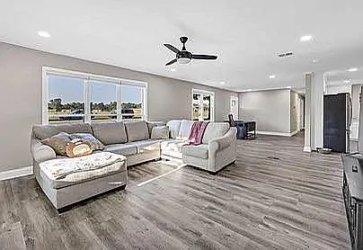 Building Photo - 528A Shadow Lawn Dr