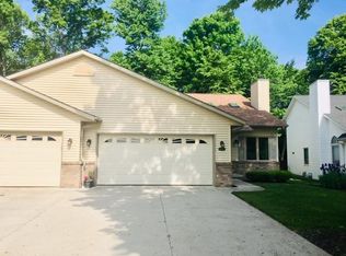 4224 Ray St, Manitowoc, WI 54220