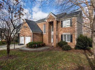 3221 Peninsula Dr, Jamestown, NC 27282