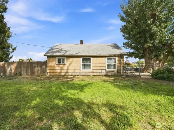 703 N 5th Street, Grandview, WA 98930