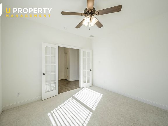 3rd image of 1007 W Villas Ct