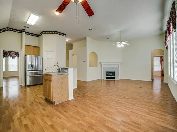 3332 Spring Mountain Dr, Plano, TX 75025