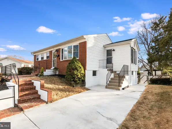 2011 York Dr, Woodbridge, VA 22191