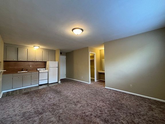 4th image of 1936 Ford Pkwy APT 3