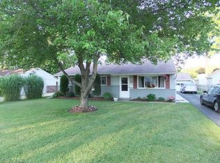 6085 Lake Rd, Mentor On The Lake, OH 44060