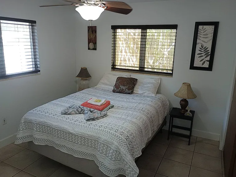 1637 Devonshire Ln — Photo 12
