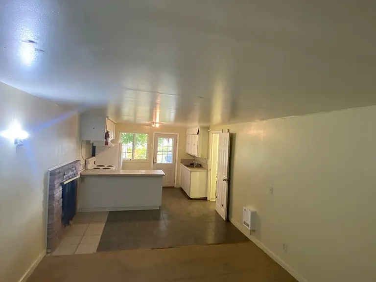 Cheney Studio Apartment Available 7/10 — Photo 1