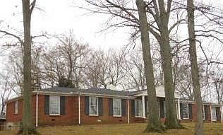 2nd image of 405 Tuckahoe Dr