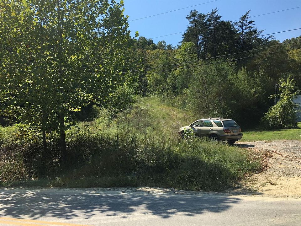 2nd image of 3949 Campton Rd