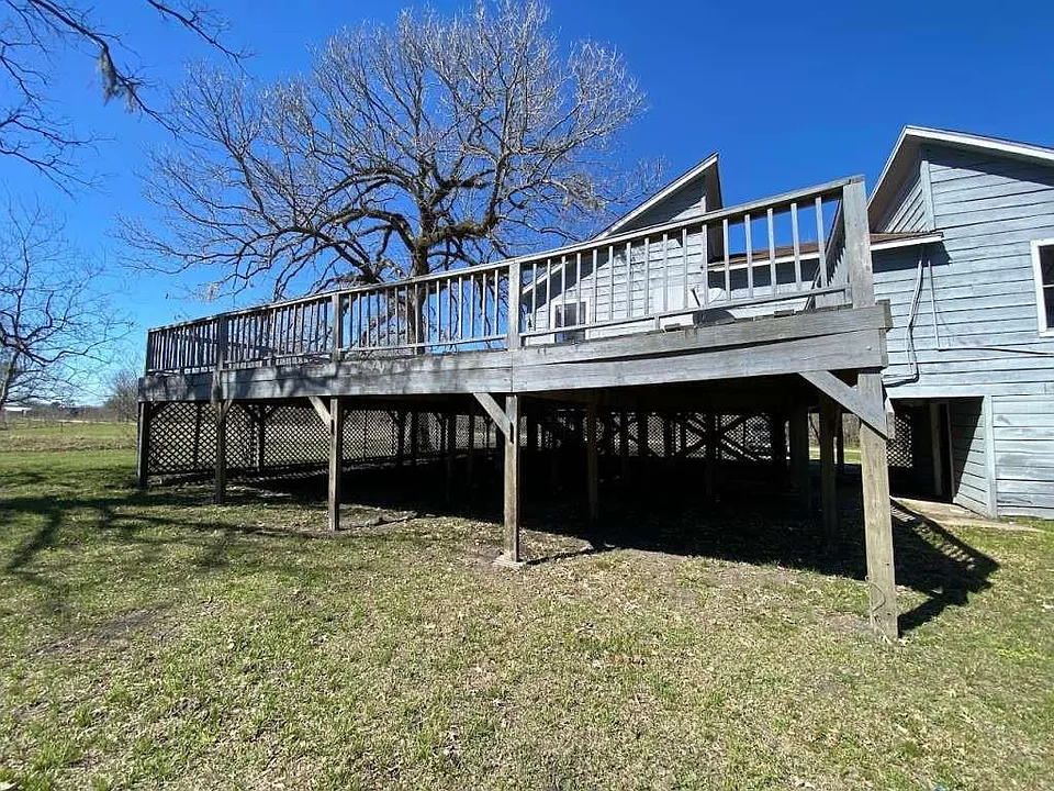 236 Adelaide Dr