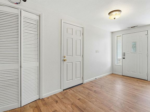 5th image of 4652 Montclair Ct
