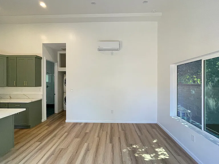 8045 Norwich Ave — Photo 10