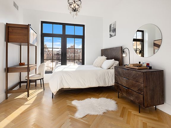 5th image of 300 W 122nd St #7T