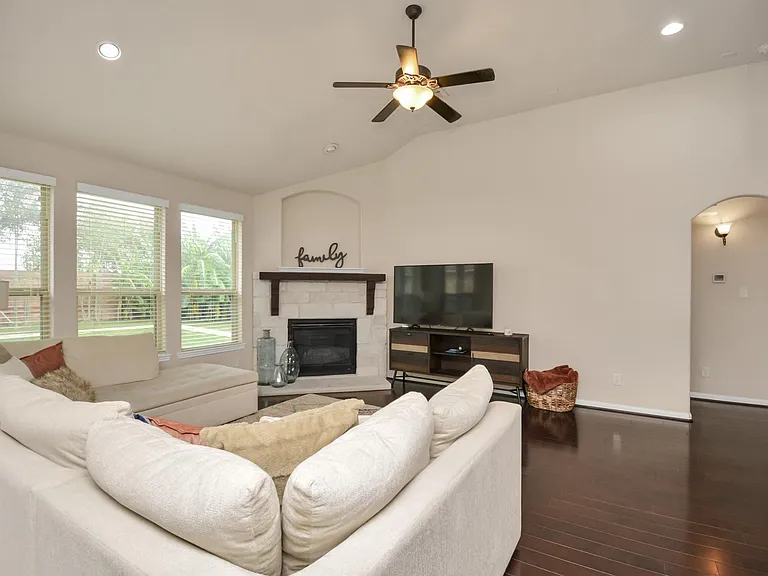 17510 Woodfalls Ln — Photo 15