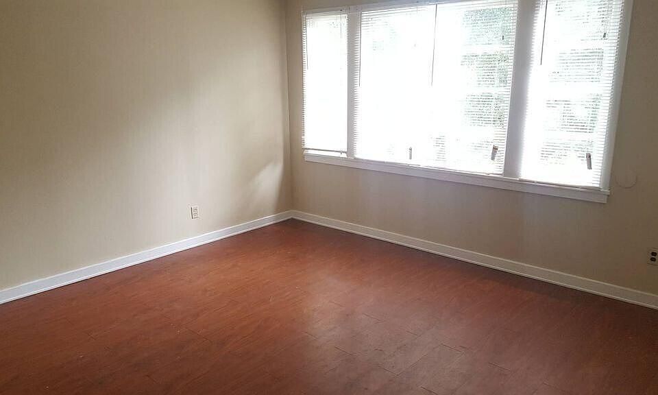 2nd image of 1228C Reid Rd